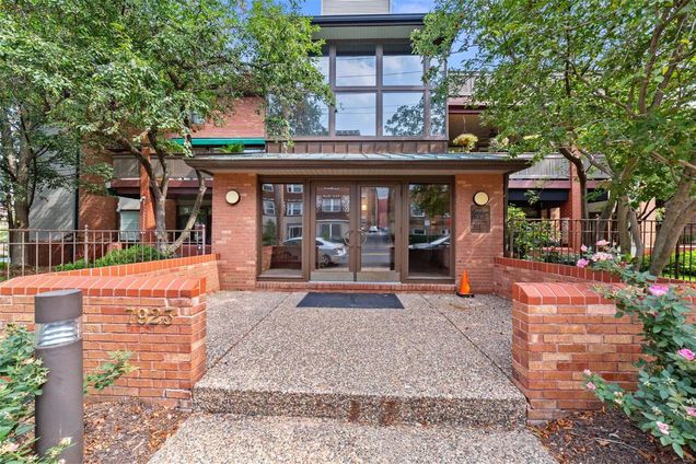 7923 Kingsbury Boulevard Unit 101 Clayton, MO Condo Sold - Photo 1 of 24. Opens carousel modal
