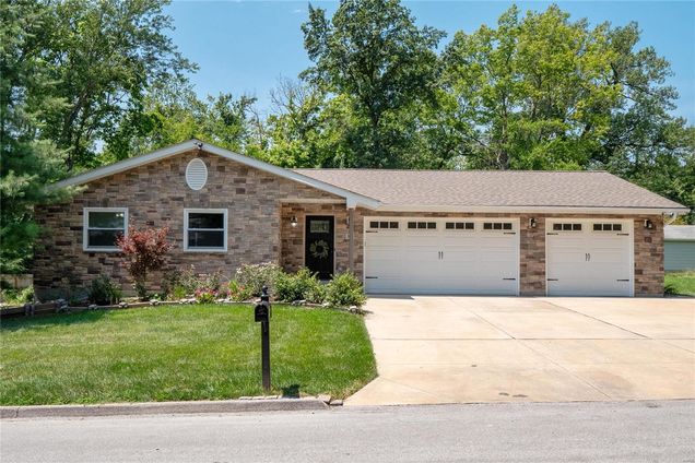 311 Eugenia Street Creve Coeur, MO House Sold - Photo 1 of 53. Opens carousel modal