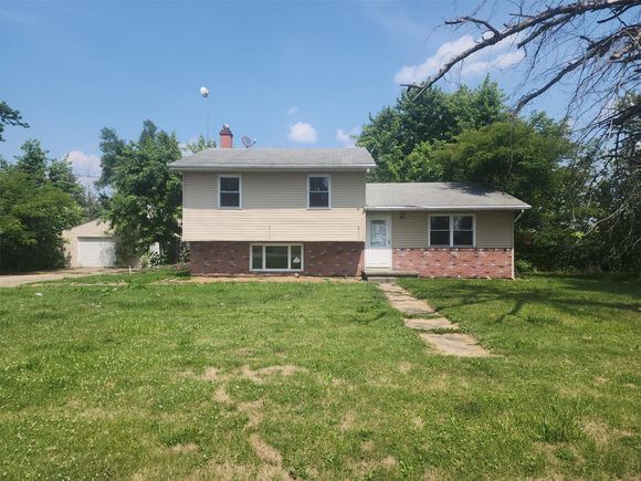301 Cherry Street Fidelity, IL House Sold - Photo 1 of 29. Opens carousel modal