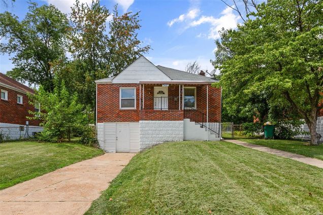 5427 College Avenue Jennings, MO House Sold - Photo 1 of 24. Opens carousel modal