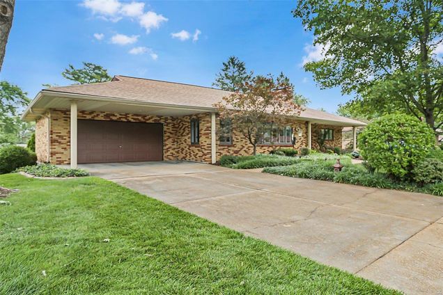 56 Dorclin Lane St Louis, MO House Sold - Photo 1 of 30. Opens carousel modal