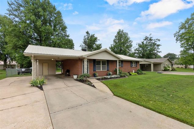 853 Stanford Drive Sikeston, MO House Sold - Photo 1 of 35. Opens carousel modal