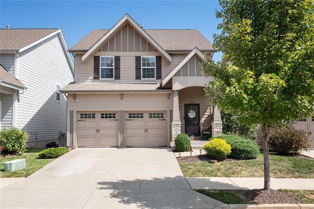 2724 Grover Crossing Drive Wildwood, MO House Sold - Photo 1 of 31. Opens carousel modal