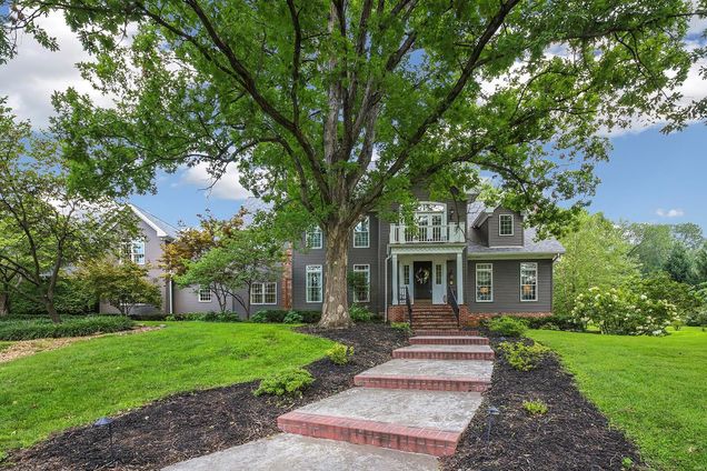 103 Clermont Court Ladue, MO House Sold - Photo 1 of 62. Opens carousel modal