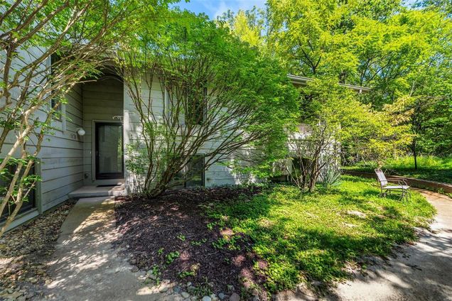 1576 Autumn Leaf Drive Ballwin, MO Condo Sold - Photo 1 of 38. Opens carousel modal