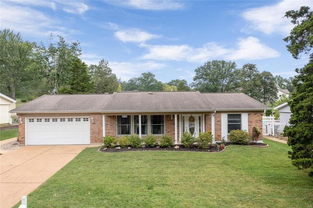 501 Forest Run Drive Eureka, MO House Sold - Photo 1 of 43. Opens carousel modal