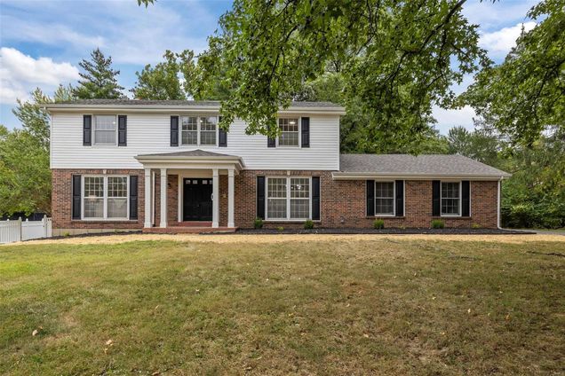 816 Angleterre Drive St Louis, MO House Sold - Photo 1 of 50. Opens carousel modal