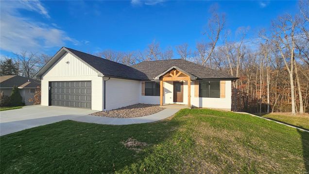10426 Pine Crest Lane New Bloomfield, MO House Sold - Photo 1 of 24. Opens carousel modal