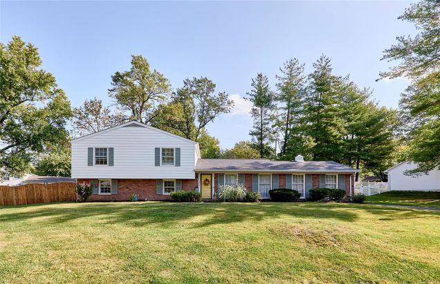 309 Bristol Court Ballwin, MO House Sold - Photo 1 of 41. Opens carousel modal