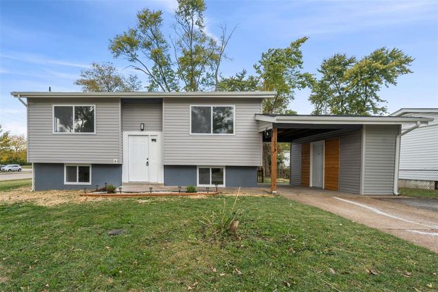 1401 Werremeyer Place St Louis, MO House Sold - Photo 1 of 19. Opens carousel modal