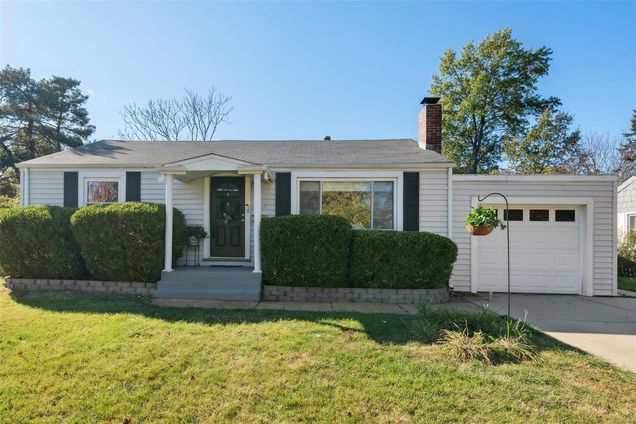 1127 Evans Avenue Kirkwood, MO House Sold - Photo 1 of 26. Opens carousel modal