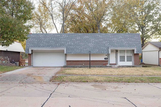 4890 Lockwig Trail Florissant, MO House Sold - Photo 1 of 39. Opens carousel modal