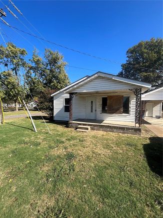 200 North 6th Street Hayti, MO House Sold - Photo 1 of 18. Opens carousel modal
