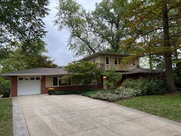 779 Lantern Ln Olivette, MO House Sold - Photo 1 of 3. Opens carousel modal