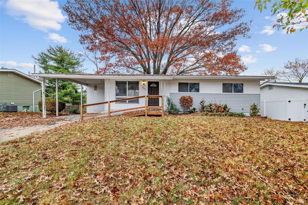 4263 Henley Drive St Louis, MO House Sold - Photo 1 of 29. Opens carousel modal