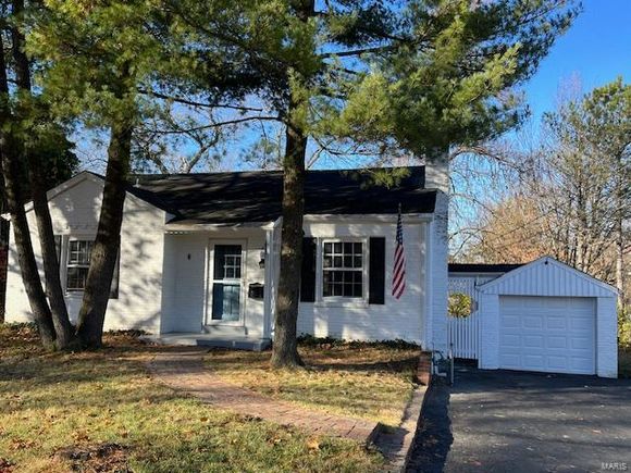 823 S Ballas Road St Louis, MO House Sold - Photo 1 of 9. Opens carousel modal