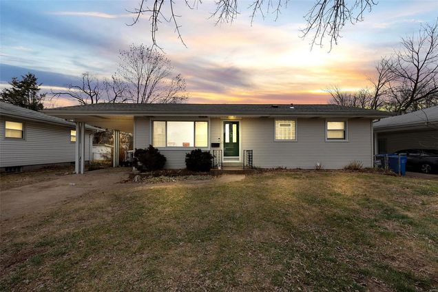 27 Manor Dr Florissant, MO House Sold - Photo 1 of 25. Opens carousel modal