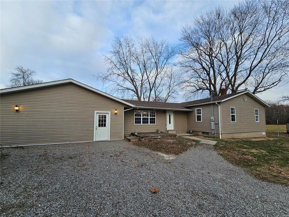 202 S Park Ava, IL House Sold - Photo 1 of 24. Opens carousel modal