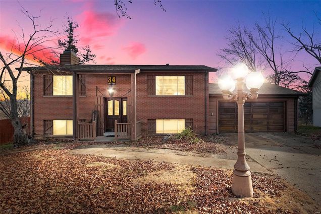 34 Lori Circle Maryland Heights, MO House Sold - Photo 1 of 25. Opens carousel modal
