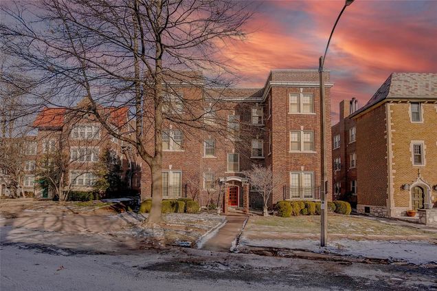 6239 S Rosebury Avenue Unit 3E St Louis, MO Condo Sold - Photo 1 of 47. Opens carousel modal
