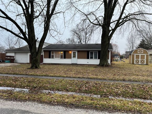 228 W Oak Street Palmyra, IL House Sold - Photo 1 of 21. Opens carousel modal