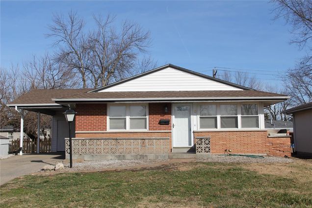 5 Tamma Lane Hazelwood, MO House Sold - Photo 1 of 32. Opens carousel modal