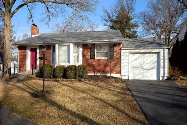137 Turf Court St Louis, MO House Sold - Photo 1 of 23. Opens carousel modal