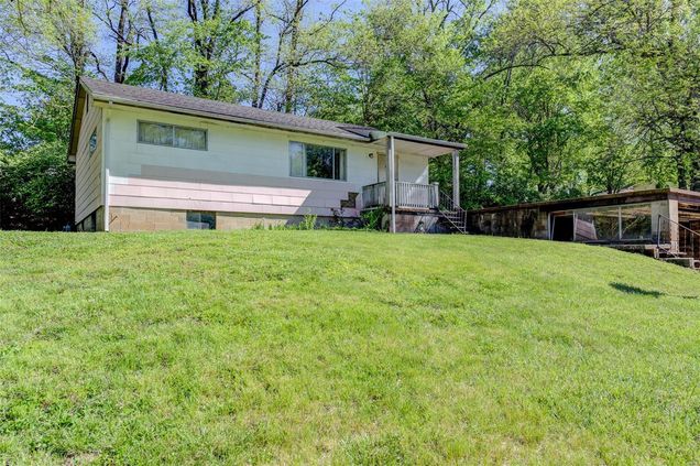 110 Cumberland Avenue Maryland Heights, MO House Sold - Photo 1 of 56. Opens carousel modal