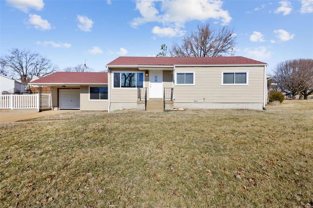 8901 Anchor Drive St Louis, MO House Sold - Photo 1 of 28. Opens carousel modal
