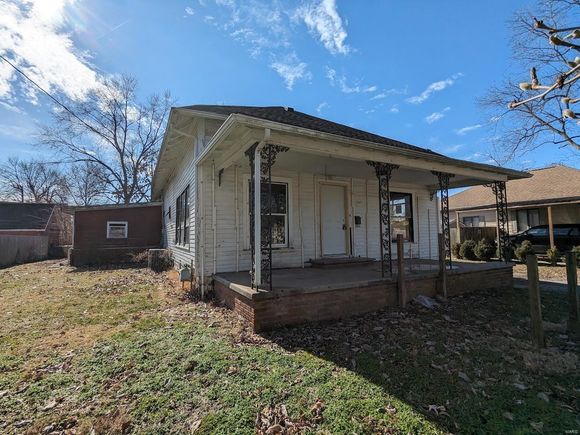 906 E Oak West Frankfort, IL House Sold - Photo 1 of 15. Opens carousel modal
