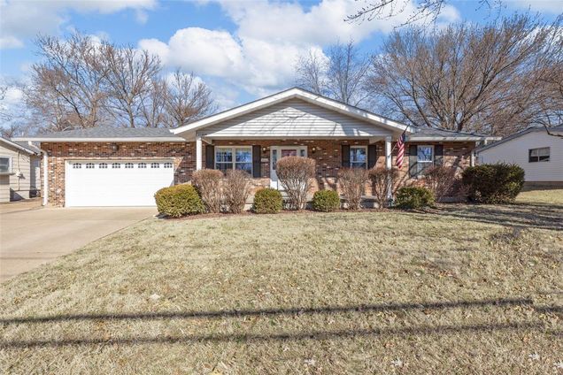 11469 Essex Avenue Maryland Heights, MO House Sold - Photo 1 of 37. Opens carousel modal