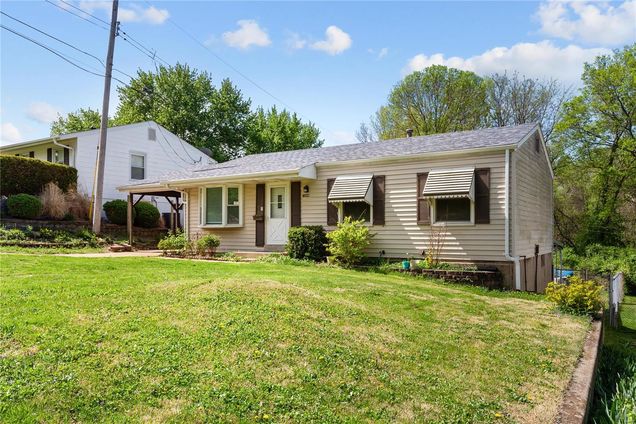 1644 Carey Court Hazelwood, MO House Sold - Photo 1 of 18. Opens carousel modal