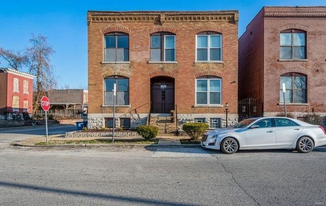 1524 Deer Street St Louis, MO Townhouse Sold - Photo 1 of 15. Opens carousel modal