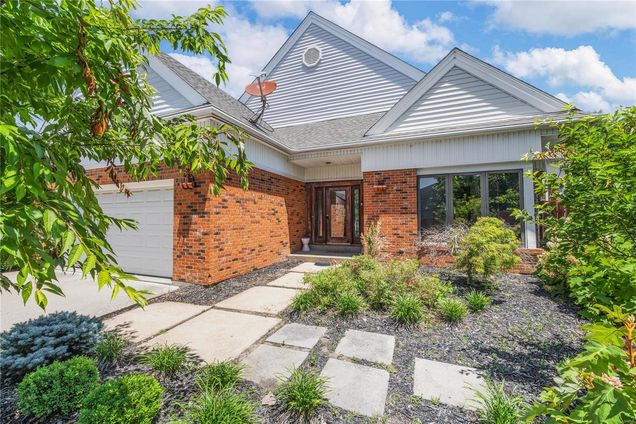 9005 Fair Oaks Crescent Richmond Heights, MO House Sold - Photo 1 of 5. Opens carousel modal