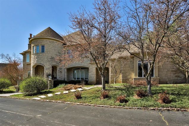 325 Conway Hill Road Town and Country, MO House Sold - Photo 1 of 88. Opens carousel modal