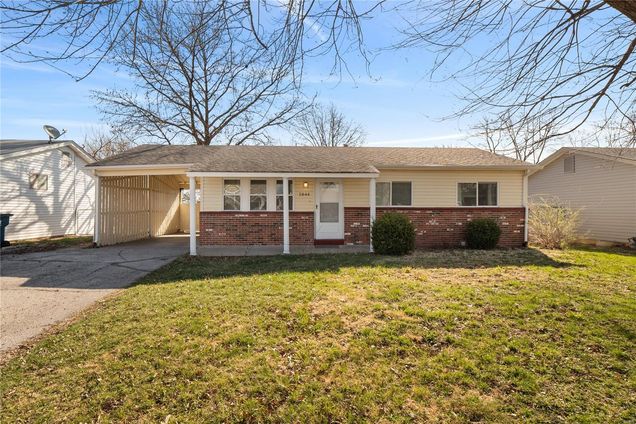1844 Mckelvey Road Maryland Heights, MO House Sold - Photo 1 of 21. Opens carousel modal