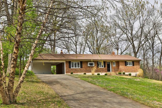 4555 Du Bourg Lane St Louis, MO House Sold - Photo 1 of 48. Opens carousel modal