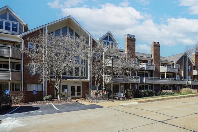 1033 Wilton Royal Drive Unit 301 St Louis, MO Condo Sold - Photo 1 of 27. Opens carousel modal
