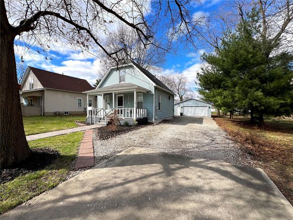 125 E Fortune Street Virden, IL House Sold - Photo 1 of 22. Opens carousel modal