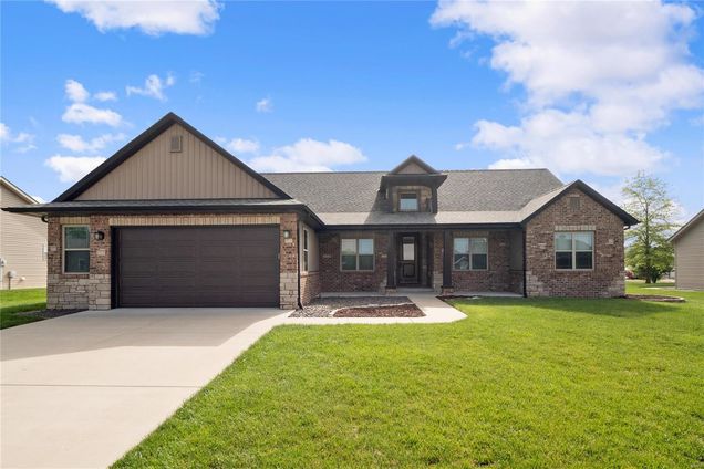 400 Silverthorne Drive Freeburg, IL House Sold - Photo 1 of 46. Opens carousel modal