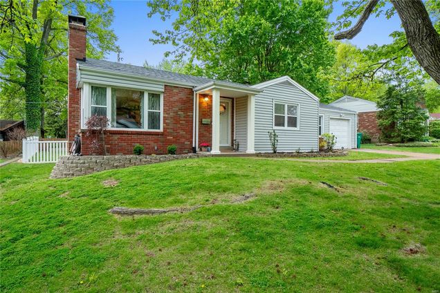 428 Larkhill Court St Louis, MO House Sold - Photo 1 of 31. Opens carousel modal