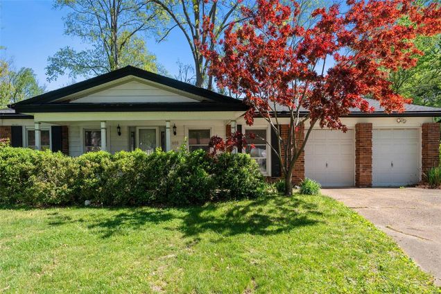 1033 Flair Court St Louis, MO House Sold - Photo 1 of 15. Opens carousel modal