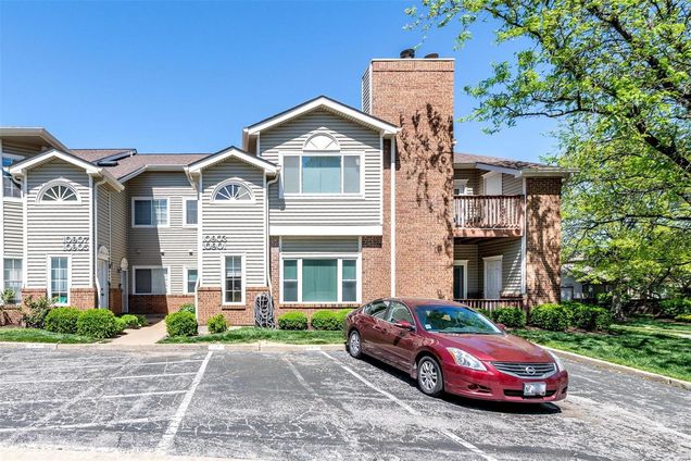 10903 Vauxhall Drive St Louis, MO Condo Sold - Photo 1 of 25. Opens carousel modal