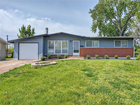 1825 Thunderbird Avenue Florissant, MO House Sold - Photo 1 of 23. Opens carousel modal