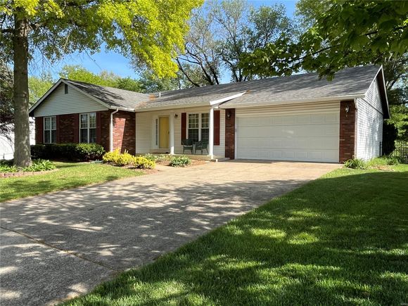 1735 Country Acres Drive St Peters, MO House Sold - Photo 1 of 27. Opens carousel modal
