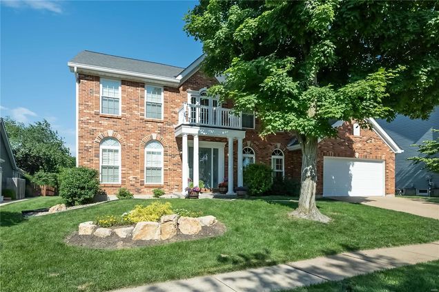 240 Woodcliffe Place Drive Chesterfield, MO House Sold - Photo 1 of 38. Opens carousel modal