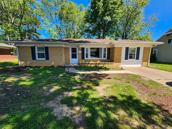 902 W Concord Street Marion, IL House Sold - Photo 1 of 35. Opens carousel modal