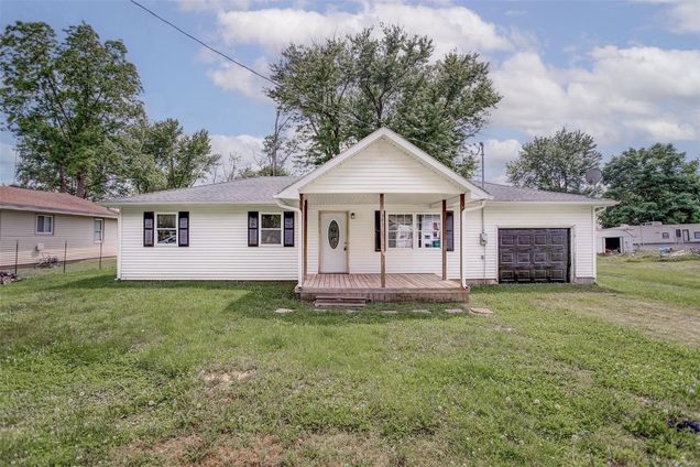303 E Howard Street Pleasant Hill, IL House Sold - Photo 1 of 33. Opens carousel modal