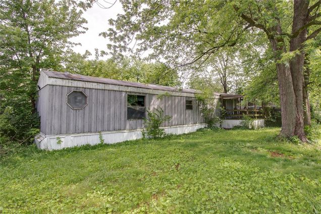 29 Henderson Street Nilwood, IL House Sold - Photo 1 of 10. Opens carousel modal