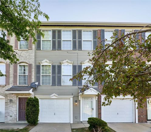 12 Robinson Circle Drive St Louis, MO House Sold - Photo 1 of 18. Opens carousel modal